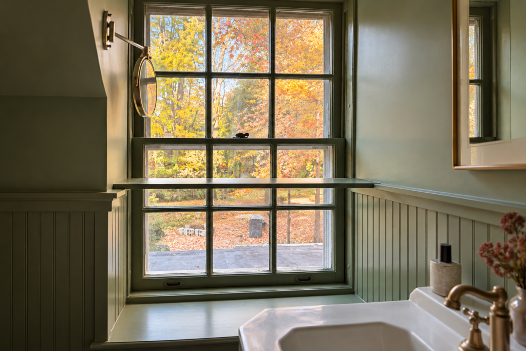 The bathroom that suddenly became a renovation emergency when my sister announced she was coming for Thanksgiving.